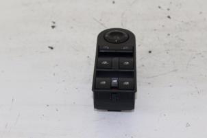 Nieuwe Ruit schakelaar elektrisch Opel Zafira Prijs € 50,00 Inclusief btw aangeboden door Gebr Opdam B.V.