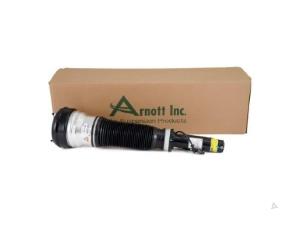 Gereviseerde Mac Phersonpoot rechts-voor Mercedes S-Klasse Prijs € 423,50 Inclusief btw aangeboden door Gebr Opdam B.V.