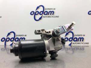 Nieuwe Ruitenwissermotor voor Kia Sorento Prijs € 75,00 Inclusief btw aangeboden door Gebr Opdam B.V.