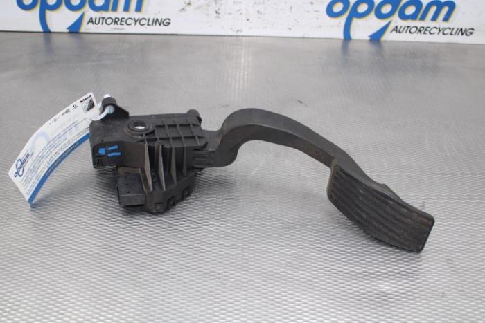 Gebruikte Gaspedaalpositie Sensor Opel Corsa D 1.0 Prijs € 30,00 Margeregeling aangeboden door Gebr Opdam B.V.