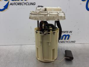 Gebruikte Benzinepomp Alfa Romeo 147 (937) 1.6 HP Twin Spark 16V Prijs € 26,00 Margeregeling aangeboden door Gebr Opdam B.V.