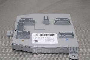 Gebruikte Zekeringkast Mercedes C (W205) C-350 e 2.0 16V Prijs € 68,00 Margeregeling aangeboden door Gebr Opdam B.V.