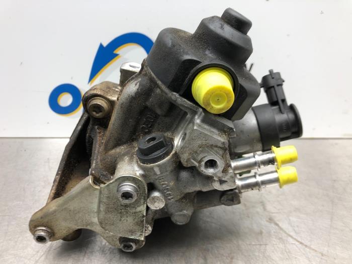 Gebruikte Dieselpomp Renault Clio IV (5R) 1.5 Energy dCi 90 FAP Prijs € 169,00 Margeregeling aangeboden door Gebr Opdam B.V.