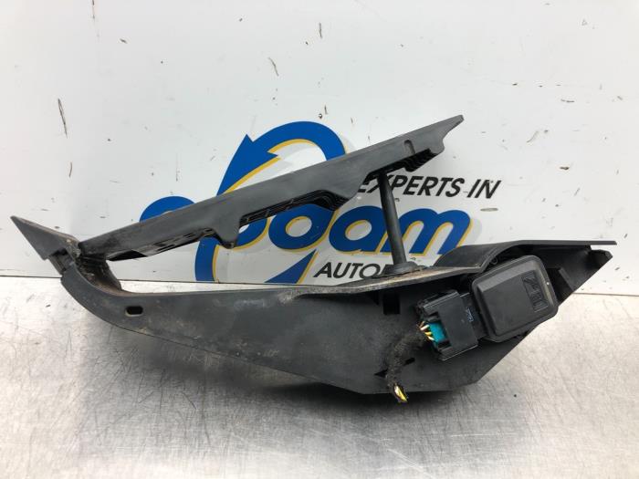 Gebruikte Sensor Gaspedaalpositie BMW 1 serie (E87/87N) 116i 1.6 16V Prijs € 34,00 Margeregeling aangeboden door Gebr Opdam B.V.