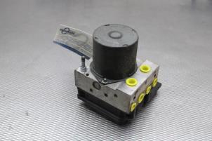 Gebruikte ABS Pomp Nissan Note (E11) 1.4 16V Prijs € 85,00 Margeregeling aangeboden door Gebr Opdam B.V.