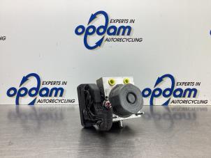 Gebruikte ABS Pomp Peugeot 108 1.0 12V VVT-i Prijs € 128,00 Margeregeling aangeboden door Gebr Opdam B.V.