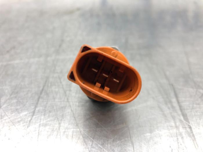 Brandstofdruk sensor van een Volkswagen Golf VI Variant (AJ5/1KA) 1.2 TSI BlueMotion 2013