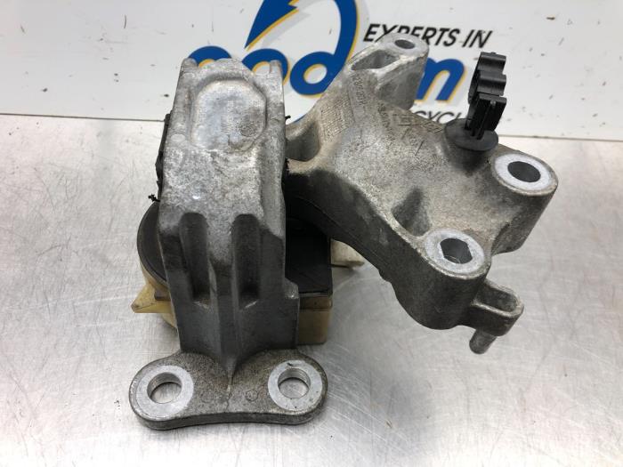 Gebruikte Motorrubber Renault Megane III Grandtour (KZ) 1.2 16V TCE 115 Prijs € 51,00 Margeregeling aangeboden door Gebr Opdam B.V.