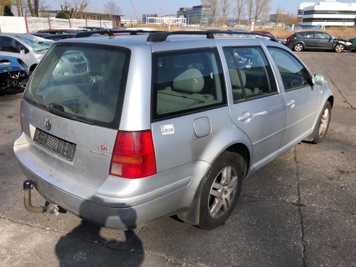 Gebruikte Steekas rechts-achter Volkswagen Golf IV Variant (1J5) 1.9 TDI 130 Prijs € 42,00 Margeregeling aangeboden door Gebr Opdam B.V.