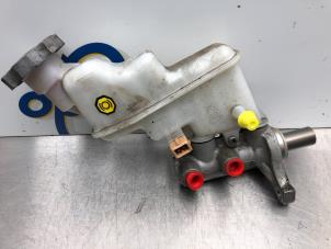 Gebruikte Hoofdremcilinder Kia Rio III (UB) 1.2 CVVT 16V Prijs € 21,00 Margeregeling aangeboden door Gebr Opdam B.V.