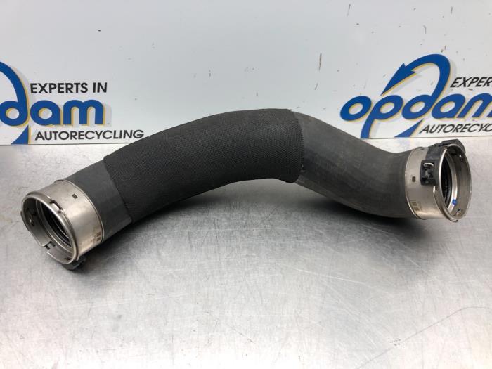 Gebruikte Intercooler Slang BMW 2 serie Gran Tourer (F46) 220i 2.0 TwinPower Turbo 16V Prijs € 81,00 Margeregeling aangeboden door Gebr Opdam B.V.