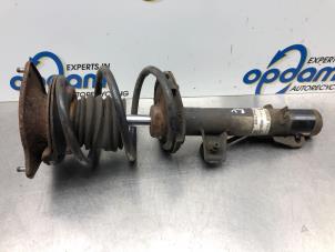 Gebruikte Mac Phersonpoot links-voor BMW Mini One/Cooper (R50) 1.6 16V Cooper Prijs € 42,00 Margeregeling aangeboden door Gebr Opdam B.V.