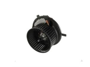 Nieuwe Chaufage Ventilatiemotor Volkswagen Golf Prijs € 120,00 Inclusief btw aangeboden door Gebr Opdam B.V.