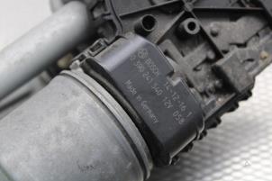 Gebruikte Ruitenwismotor + Mechaniek Peugeot 208 I (CA/CC/CK/CL) 1.0 Vti 12V PureTech Prijs € 50,00 Margeregeling aangeboden door Gebr Opdam B.V.