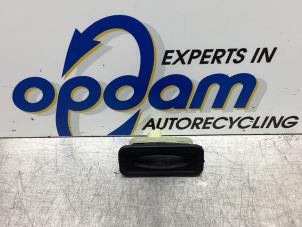 Nieuwe Handgreep Achterklep Renault Megane Prijs € 30,19 Inclusief btw aangeboden door Gebr Opdam B.V.