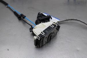 Gebruikte Portierslot Mechaniek 4Deurs rechts-achter Mercedes C Estate (S204) 1.6 C-180K 16V BlueEfficiency Prijs € 40,00 Margeregeling aangeboden door Gebr Opdam B.V.
