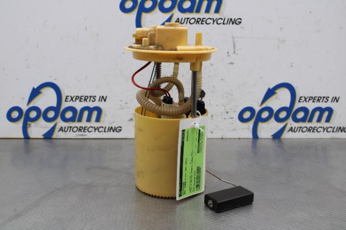 Gebruikte Dieselpomp Opel Corsa D 1.3 CDTi 16V ecoFLEX Prijs € 42,00 Margeregeling aangeboden door Gebr Opdam B.V.