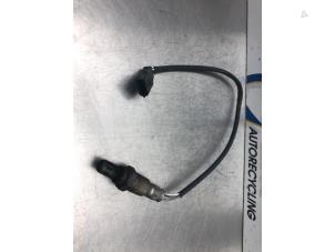 Gebruikte Lambda Sonde Renault Twingo II (CN) 1.2 16V Prijs € 30,00 Margeregeling aangeboden door Gebr Opdam B.V.