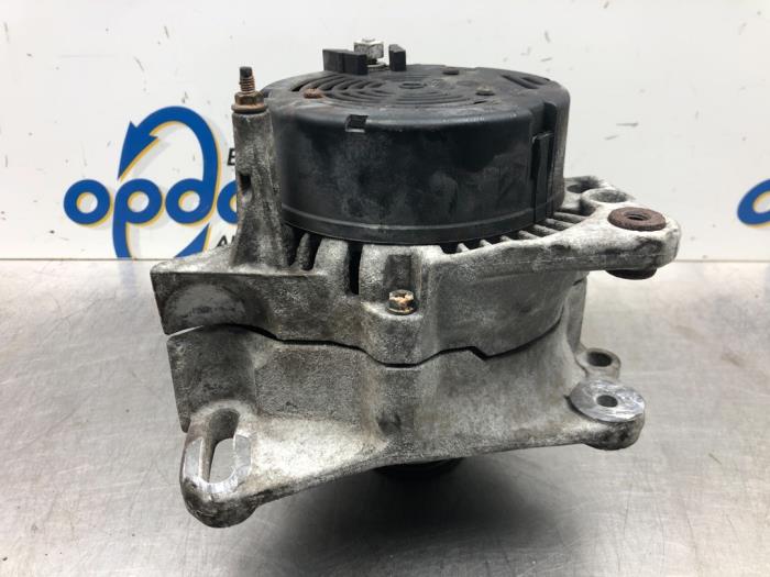 Gebruikte Dynamo Seat Cordoba Vario (6K5) 1.6i Prijs € 42,00 Margeregeling aangeboden door Gebr Opdam B.V.