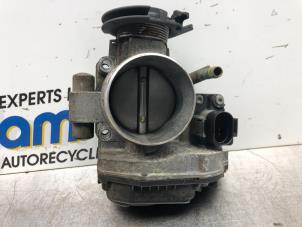 Gebruikte Gasklephuis Seat Cordoba Vario (6K5) 1.6i Prijs € 64,00 Margeregeling aangeboden door Gebr Opdam B.V.