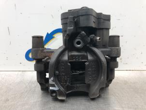 Gebruikte Remklauw (Tang) links-achter Volkswagen Golf VII (AUA) 1.0 TSI 12V BlueMotion Prijs € 106,00 Margeregeling aangeboden door Gebr Opdam B.V.