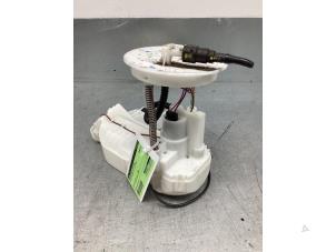 Gebruikte Tank element Pomp Suzuki Celerio (LF) 1.0 12V Dualjet Prijs € 42,00 Margeregeling aangeboden door Gebr Opdam B.V.