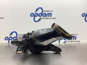 Gebruikte Chaufage Ventilatiemotor Peugeot 5008 I (0A/0E) 1.6 THP 16V Prijs € 42,00 Margeregeling aangeboden door Gebr Opdam B.V.