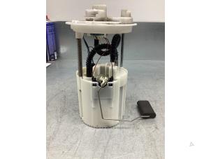 Gebruikte Benzinepomp Opel Corsa D 1.4 16V Twinport Prijs € 21,00 Margeregeling aangeboden door Gebr Opdam B.V.