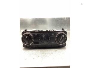 Gebruikte Chaufage Bedieningspaneel Mercedes B (W245) 2.0 B-180 CDI 16V Prijs € 26,00 Margeregeling aangeboden door Gebr Opdam B.V.