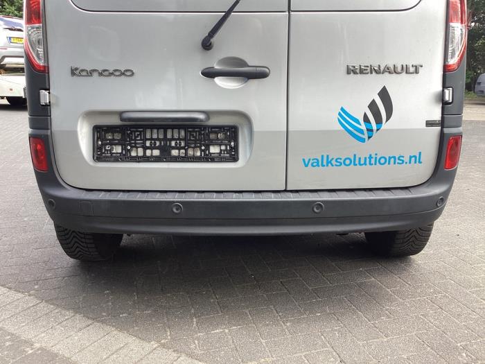 Bumper achter van een Renault Kangoo Express (FW) 1.5 dCi 75 FAP 2018