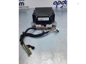 Gebruikte Head-up display Peugeot 508 (8D) 2.0 Hybrid4 16V Prijs € 250,00 Margeregeling aangeboden door Gebr Opdam B.V.