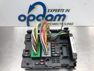 Gebruikte Zekeringkast Peugeot 206 CC (2D) 1.6 16V Prijs € 64,00 Margeregeling aangeboden door Gebr Opdam B.V.