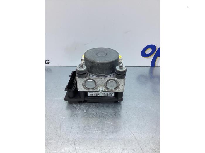 Gebruikte ABS Pomp Renault Clio III (BR/CR) 1.2 16V 75 Prijs € 76,00 Margeregeling aangeboden door Gebr Opdam B.V.