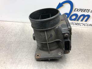 Gebruikte Luchtmassameter Mitsubishi Carisma 1.8i 16V Prijs € 42,00 Margeregeling aangeboden door Gebr Opdam B.V.