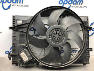 Gebruikte Koelvin Motor Mercedes CLK (C209) 2.6 240 V6 18V Prijs € 106,00 Margeregeling aangeboden door Gebr Opdam B.V.