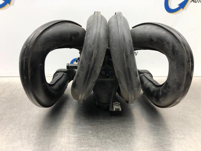 Gebruikte Spruitstuk Inlaat Toyota Yaris II (P9) 1.3 16V VVT-i Prijs € 42,00 Margeregeling aangeboden door Gebr Opdam B.V.