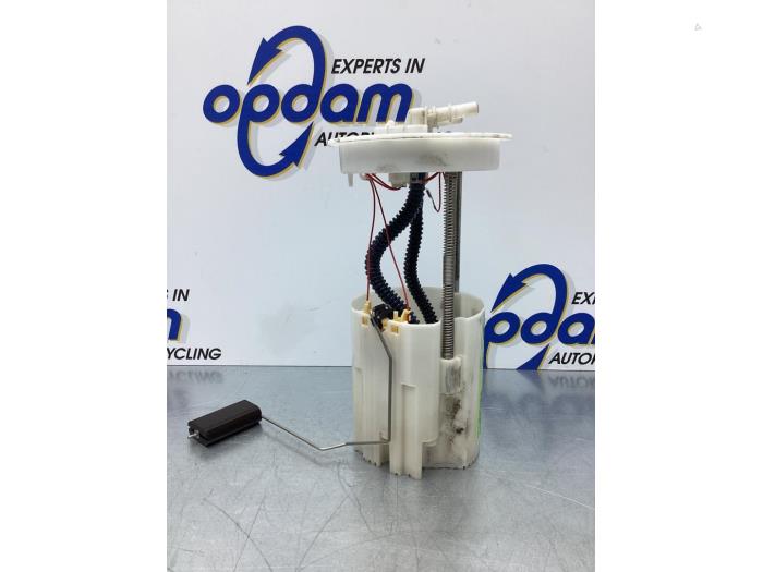 Gebruikte Tank element Pomp Ford Transit Connect (PJ2) 1.6 TDCi 16V 95 Prijs € 42,00 Margeregeling aangeboden door Gebr Opdam B.V.