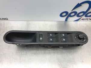 Gebruikte Ruit schakelaar elektrisch Renault Espace (JK) 2.0 16V Turbo Prijs € 42,00 Margeregeling aangeboden door Gebr Opdam B.V.