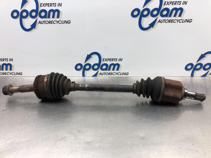Gebruikte Steekas links-voor Nissan Almera Tino (V10M) 1.8 16V Prijs € 34,00 Margeregeling aangeboden door Gebr Opdam B.V.