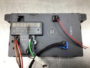 Gebruikte Centrale Deurvergrendelings Module Mercedes C Sportcoupé (C203) 2.2 C-220 CDI 16V Prijs € 42,00 Margeregeling aangeboden door Gebr Opdam B.V.