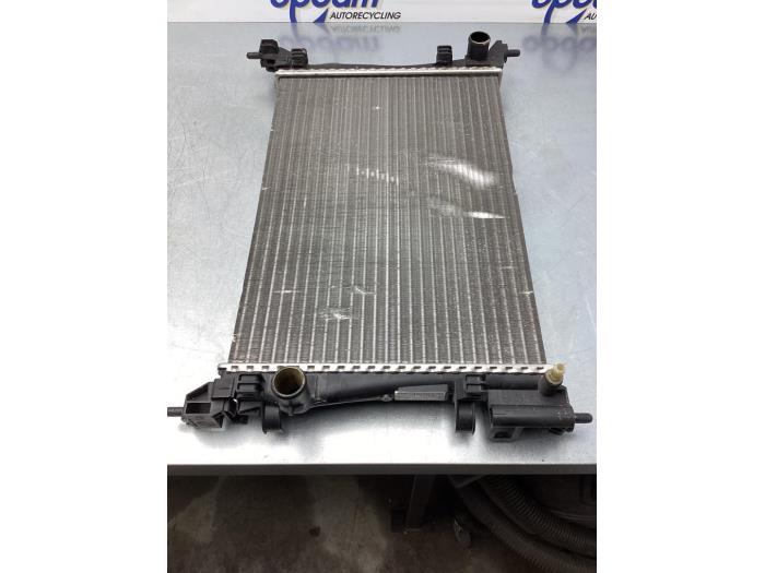 Gebruikte Radiateur Fiat Fiorino (225) 1.4 Prijs € 50,82 Inclusief btw aangeboden door Gebr Opdam B.V.