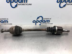 Gebruikte Aandrijfas links-voor Peugeot 207/207+ (WA/WC/WM) 1.6 16V VTi Prijs € 40,00 Margeregeling aangeboden door Gebr Opdam B.V.