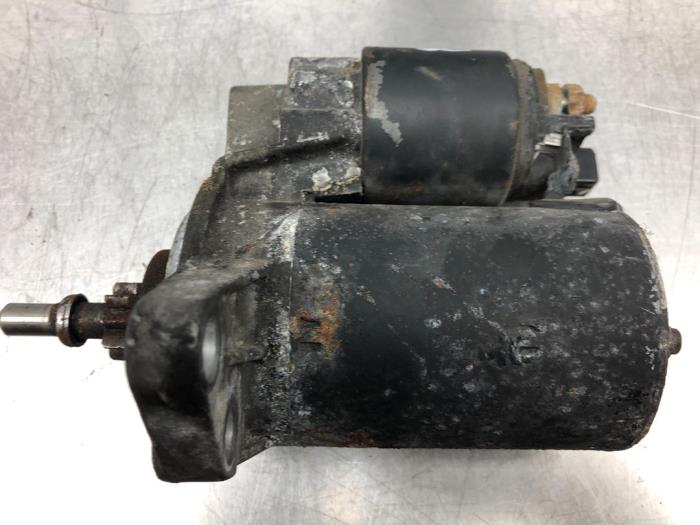 Gebruikte Startmotor Volkswagen Golf III Cabrio Restyling (1E7) 1.8 Prijs € 30,00 Margeregeling aangeboden door Gebr Opdam B.V.