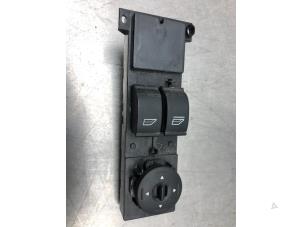 Gebruikte Schakelaar Elektrisch Raam Ford Focus 2 Wagon 1.6 16V Prijs € 30,00 Margeregeling aangeboden door Gebr Opdam B.V.