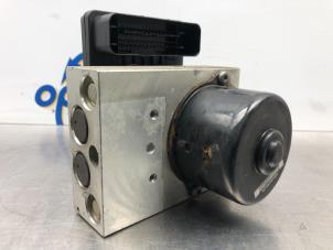 Gebruikte ABS Pomp Mercedes C Combi (S203) 1.8 C-180K 16V Prijs € 85,00 Margeregeling aangeboden door Gebr Opdam B.V.