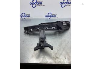 Gebruikte Bumpersteun rechts-achter BMW X2 (F39) xDrive 20d 2.0 16V Prijs € 42,00 Margeregeling aangeboden door Gebr Opdam B.V.