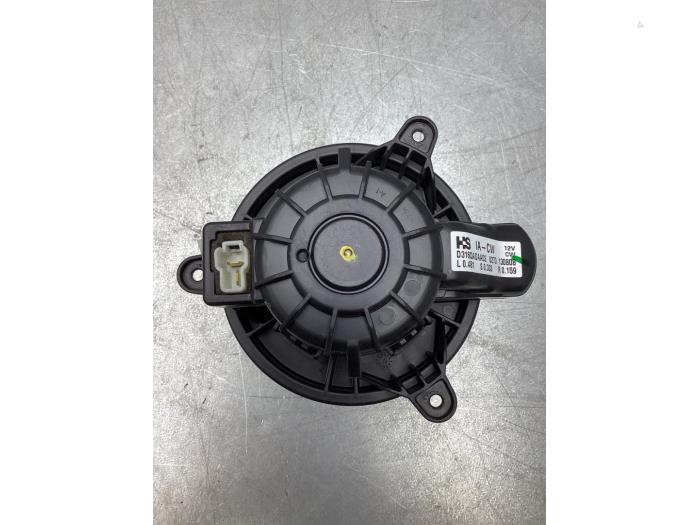 Kachel Ventilatiemotor van een Hyundai i10 (B5) 1.0 12V 2014