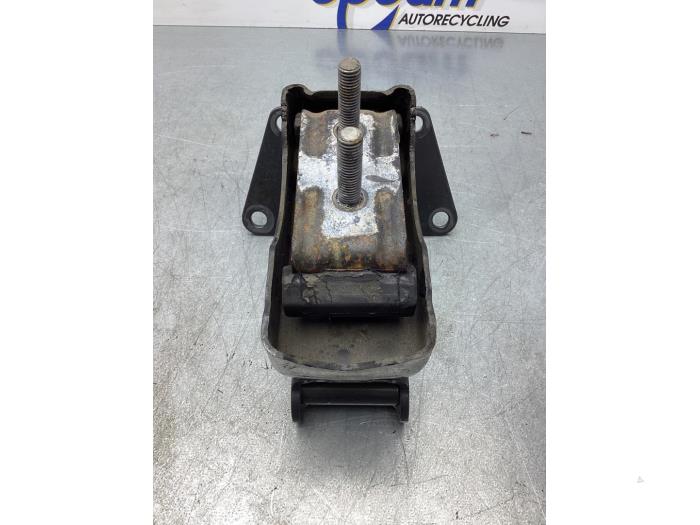 Gebruikte Motorrubber Iveco New Daily VI Prijs € 50,82 Inclusief btw aangeboden door Gebr Opdam B.V.