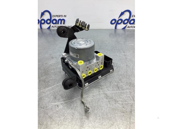 Gebruikte ABS Pomp Volvo XC90 II 2.0 T8 16V Twin Engine AWD Prijs € 382,00 Margeregeling aangeboden door Gebr Opdam B.V.