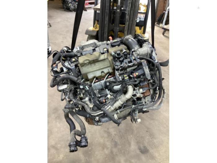 Motor van een Peugeot 508 SW (8E/8U) 1.6 HDiF 16V 2015
